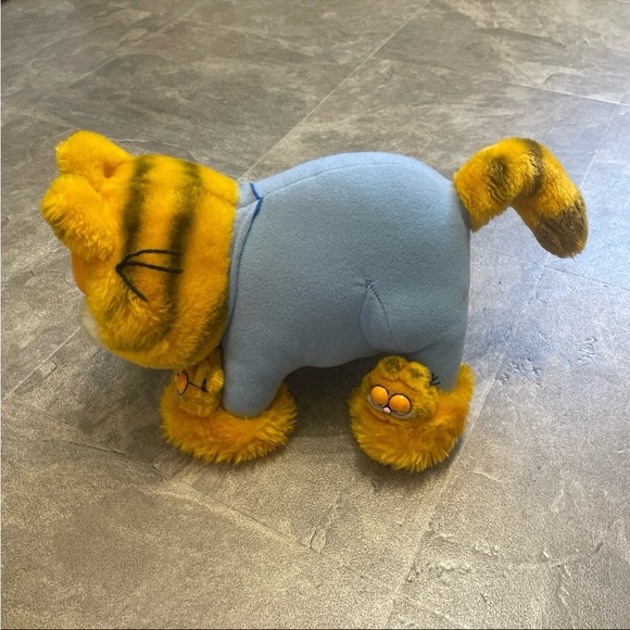 Garfield Dakin vintage 1981 stuffed animal in PJs and slippers - Picture 3 of 5